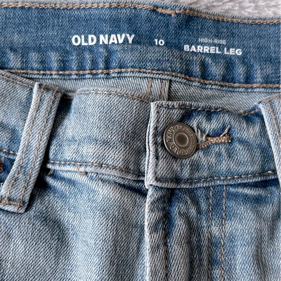 NWT Old Navy Women’s High Rise Barrel Leg Two Tone Jeans Sz 10 - Picture 6 of 8